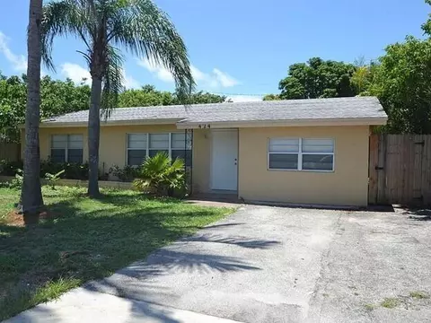 424 NE 15th Ct, Boynton Beach, FL 33435