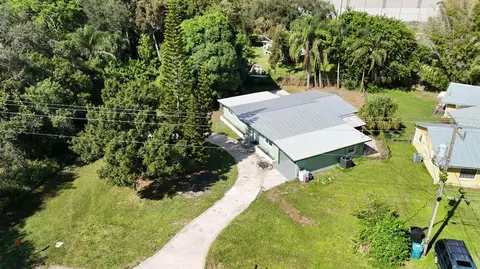 3827 St Marks Dr, Fort Pierce, FL 34982