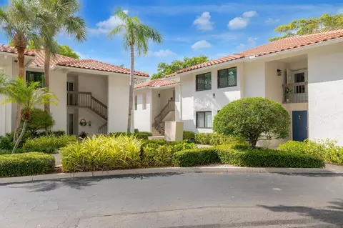 50 Pelican Pointe #204, Delray Beach, FL 33483