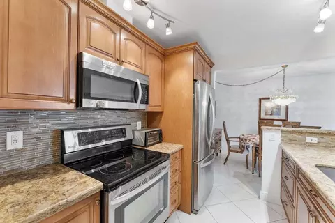 1009 N Ocean #511, Pompano Beach, FL 33062