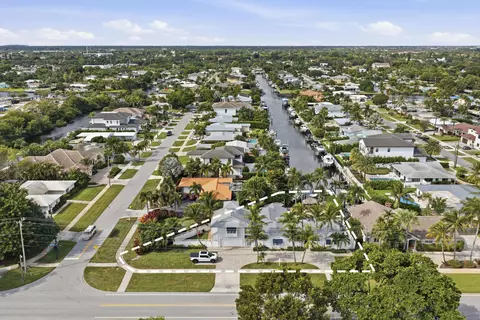 649 Anchorage Dr, North Palm Beach, FL 33408