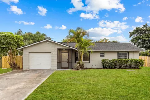 118 SW Lancaster Ave, Port Saint Lucie, FL 34984