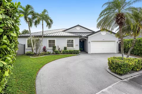 16852 NW 88th, Miami Lakes, FL 33018