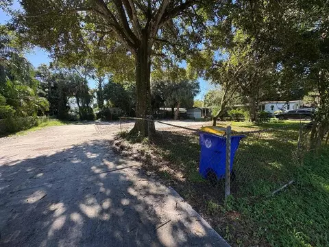 1254 SW Pine Tree, Stuart, FL 34997