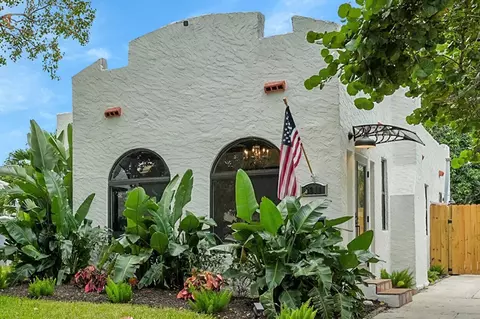 5211 Garden Ave, West Palm Beach, FL 33405