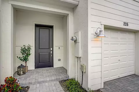 226 SE Woodbark St, Port Saint Lucie, FL 34984