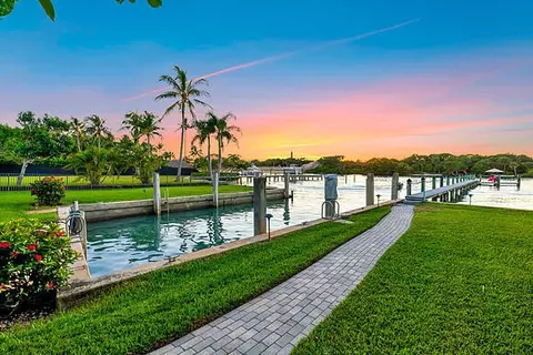 107 Lighthouse, Jupiter Inlet Colony, FL 33469
