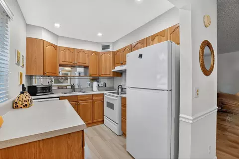 693 Burgundy O, Delray Beach, FL 33484