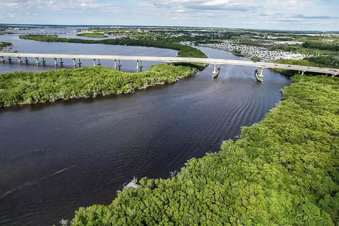 233 SW Otter Run, Stuart, FL 34997
