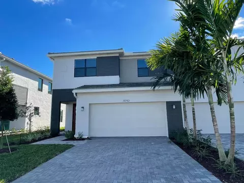 8792 Antarus Dr, Lake Worth, FL 33467