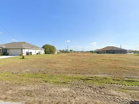 523 NW 25th Pl, Cape Coral, FL 33993