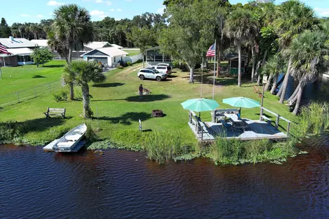 1025 Roberts Ln NE, Moore Haven, FL 33471