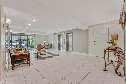 3051 N N Crse #110, Pompano Beach, FL 33069