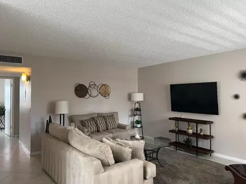 900 Flanders S, Delray Beach, FL 33484
