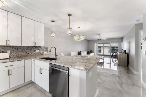 1020 Silk Oak Ter #204, Delray Beach, FL 33445