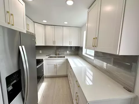 121 Sheffield F, West Palm Beach, FL 33417