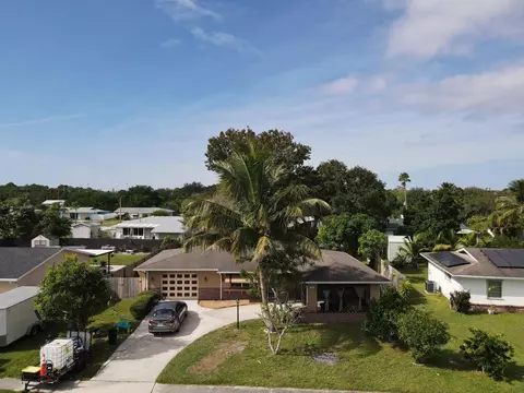 264 NE Summer Rd, Port Saint Lucie, FL 34983