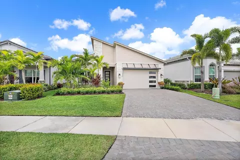12509 Triumph Ln, Palm Beach Gardens, FL 33412