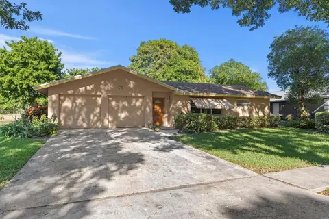 2031 Pinehurst, West Palm Beach, FL 33407