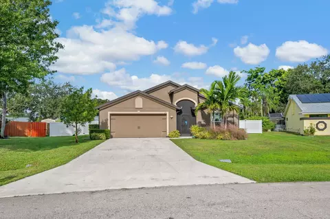 2425 SE Melon Ct, Port Saint Lucie, FL 34952