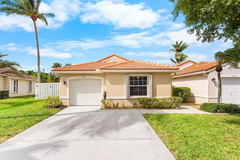 7297 Burgess Dr, Lake Worth, FL 33467