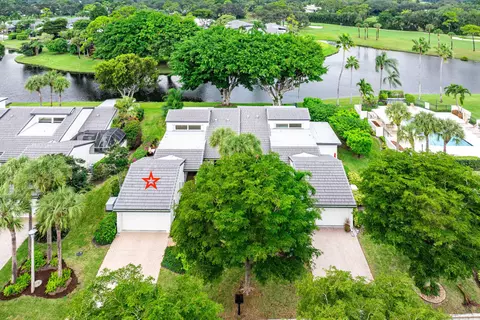 14 Brentwood Dr, Boynton Beach, FL 33436