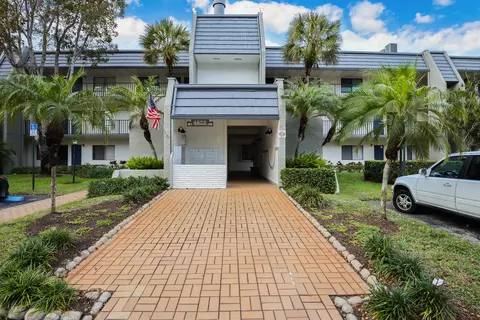 4822 Esedra Ct #303, Lake Worth, FL 33467