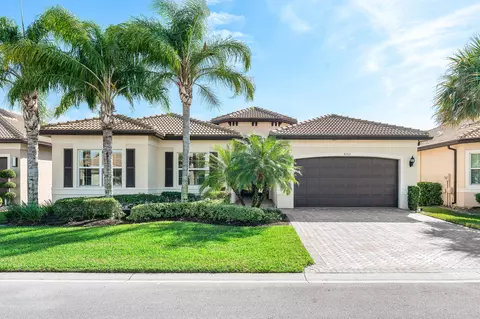 8202 Alpine Rdg, Boynton Beach, FL 33473