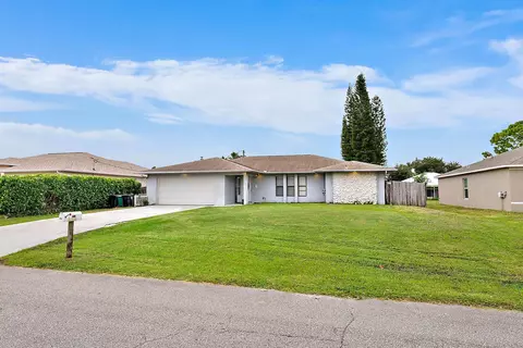 622 SW Hogan St, Port Saint Lucie, FL 34983