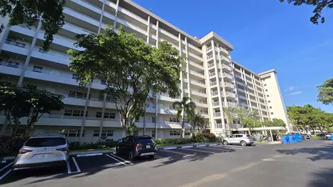 575 Oaks Ln #509, Pompano Beach, FL 33069