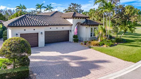 700 SW Pebble Ln, Palm City, FL 34990