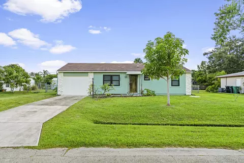 849 SE Celtic Ave, Port Saint Lucie, FL 34983