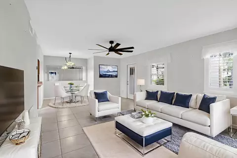 206 Pine Hov #C-1, Greenacres, FL 33463