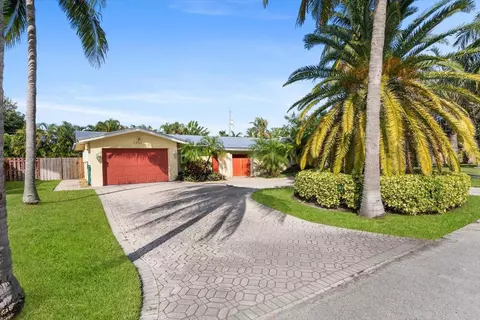 2251 NE 37th Ct, Lighthouse Point, FL 33064