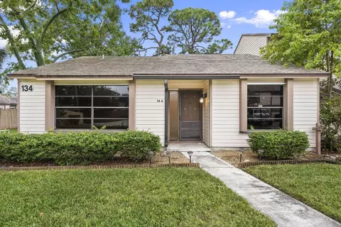 134 Sherwood #16A, Jupiter, FL 33458