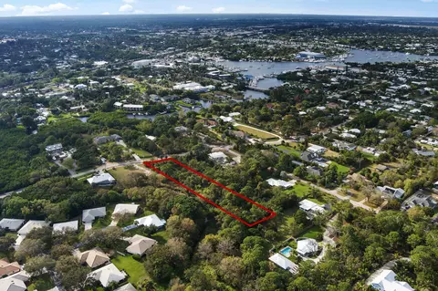 4975 SE Manatee Cove Rd, Stuart, FL 34997 photo 2