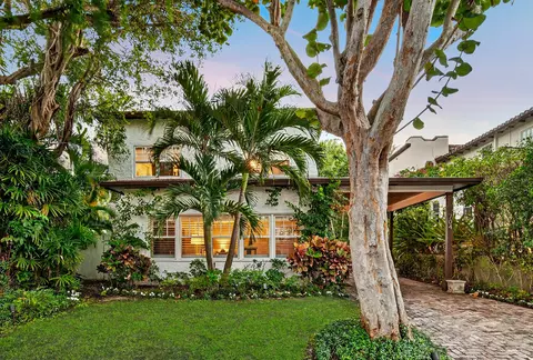 704 Claremore Dr, West Palm Beach, FL 33401