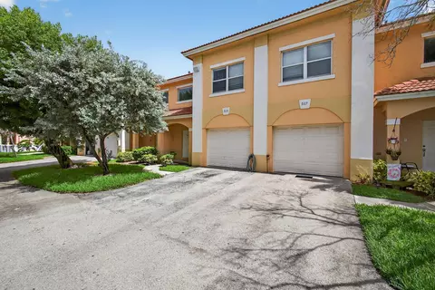 513 Talia Cir, Palm Springs, FL 33461