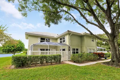 1903 Stratford Way, West Palm Beach, FL 33409
