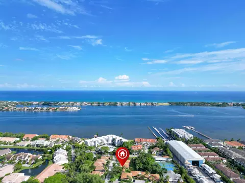 6 S Lakeshore Dr, Hypoluxo, FL 33462