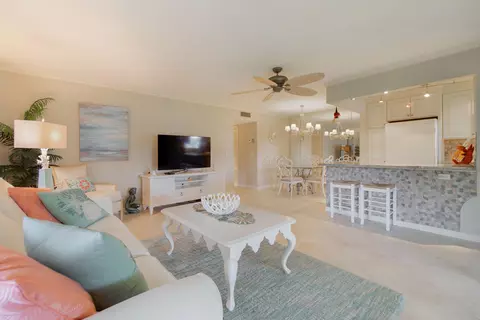 1042 North Dr #A, Delray Beach, FL 33445