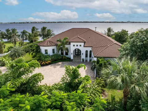 1000 NE Wright Ave, Jensen Beach, FL 34957