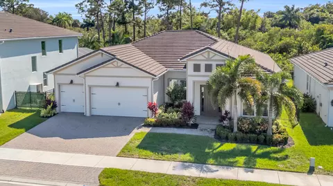 668 SW Riverwatch Pl, Stuart, FL 34997
