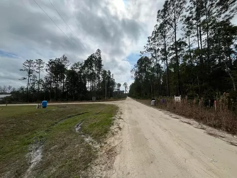 215 Royal Ave, Interlachen, FL 32148 photo 3