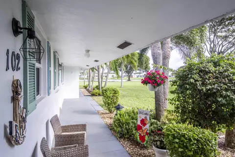 400 SW Golfview Ter #102, Boynton Beach, FL 33426