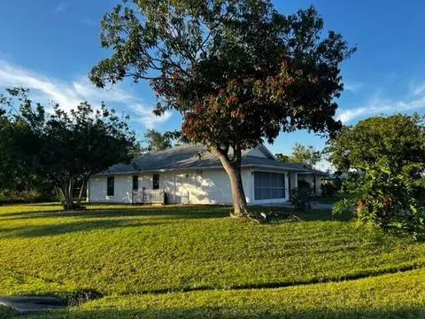 2661 SE Osage Ave, Port Saint Lucie, FL 34952
