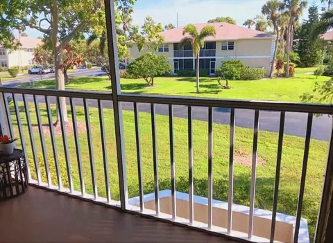 1537 SE Royal Green Cir E #202, Port Saint Lucie, FL 34952