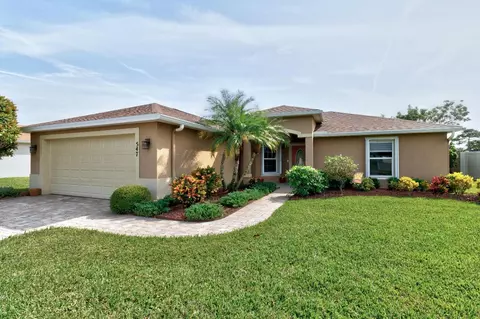 547 High Hawk Cir, Vero Beach, FL 32962