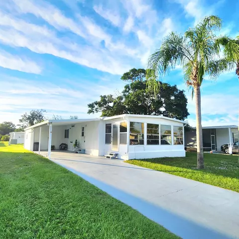 12 La Costa Ln, Port Saint Lucie, FL 34952