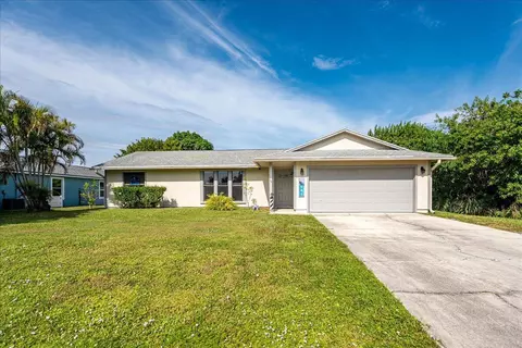 981 SE Candle Ave, Port Saint Lucie, FL 34983